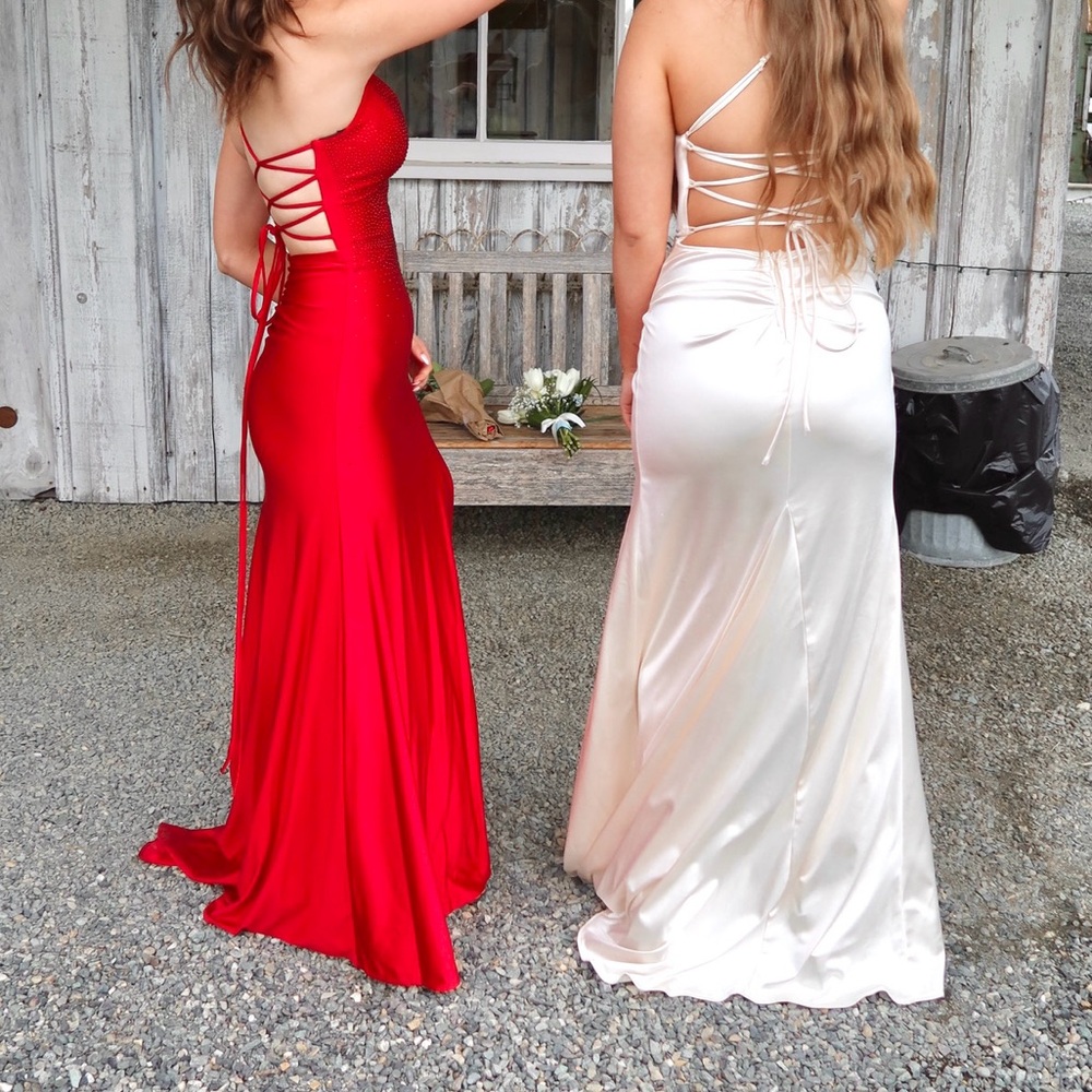 MY FAVORITE PROM DRESS